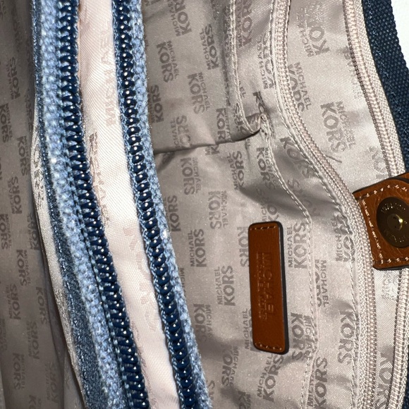 Michael Kors large Navy and white stripe with brown leather straps and handles - Picture 6 of 11